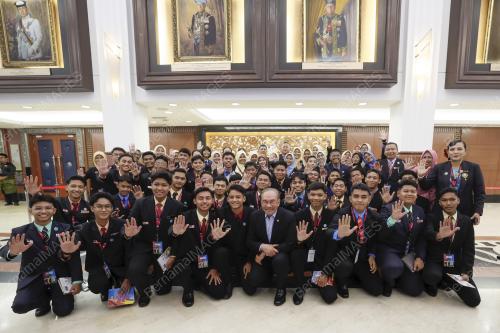 DATUK SERI ANWAR IBRAHIM