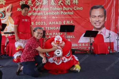 FAHMI FADZIL