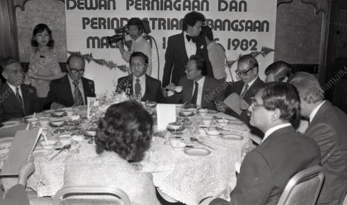 DR. MAHATHIR MOHAMAD