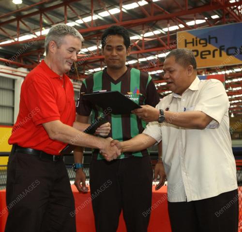KL13_12082014_TRAMPOLINE