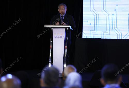 DATUK SERI DR ADHAM BABA