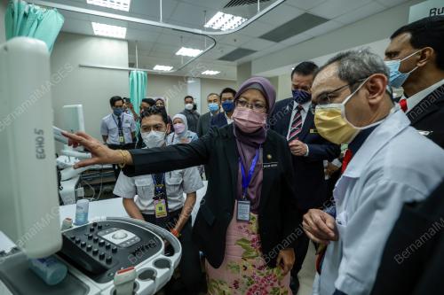 DR ZALIHA MUSTAFA