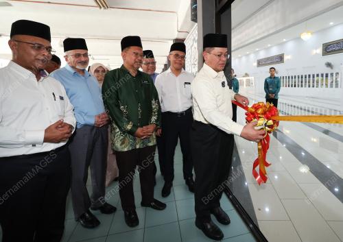 DATUK DR MOHD NA'IM MOKHTAR