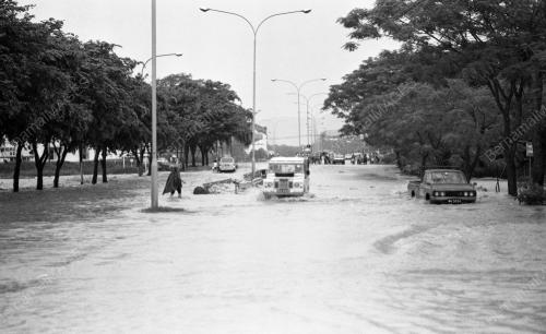 BANJIR KILAT DI JALAN TUN ABDUL RAZAK