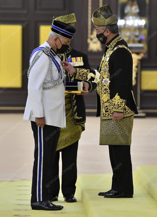 AL-SULTAN ABDULLAH RI'AYATUDDIN AL-MUSTAFA BILLAH SHAH