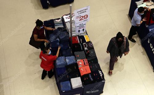 TINJAUAN HUJUNG MINGGU DI PUSAT MEMBELI BELAH