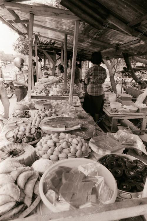 JUALAN KUIH DI BULAN PUASA