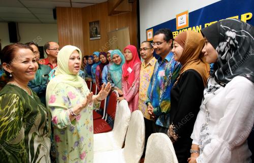 PUAN SRI NOORAINEE ABDUL RAHMAN