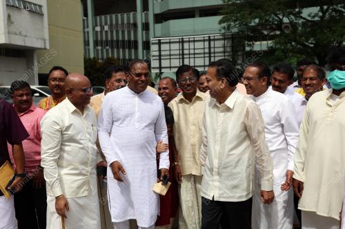 TAN SRI S A VIKNESWARAN