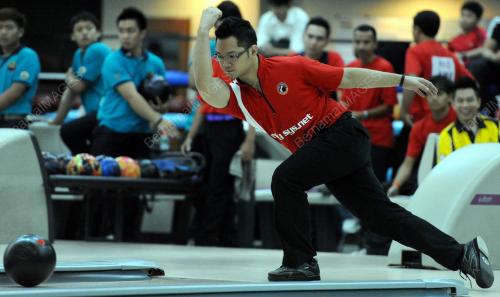 KL13_15032012_BOWLING