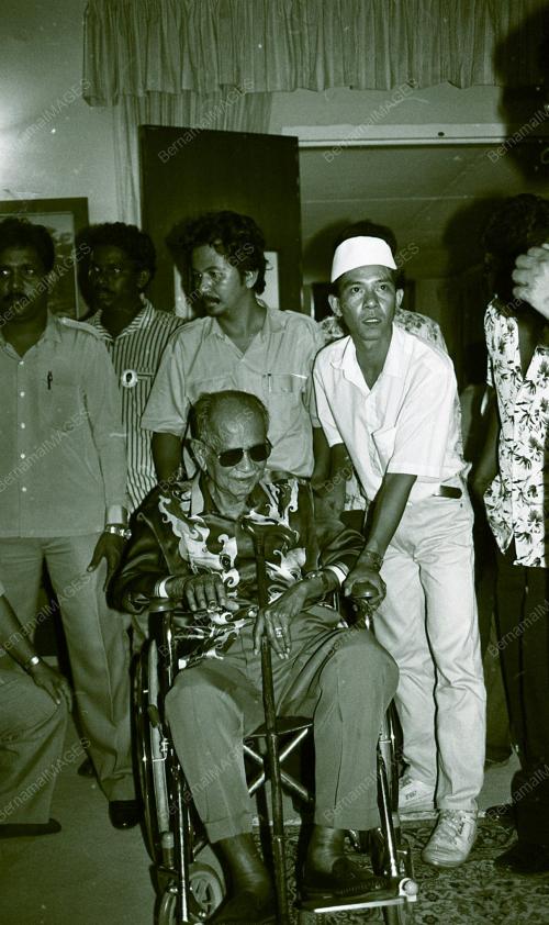 TUNKU ABDUL RAHMAN MESYUARATPERSETUJUAN PEMIMPIN