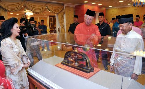 KL13_15042012_AGONG_PAMERAN