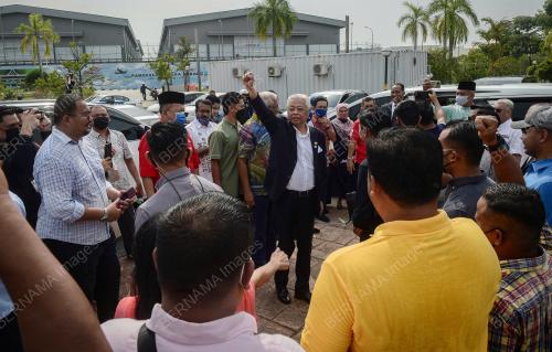 DATUK SERI ISMAIL SABRI YAAKOB