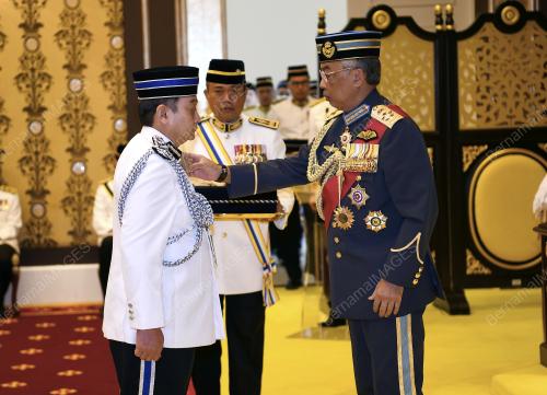 AL-SULTAN ABDULLAH RI'AYATUDDIN AL-MUSTAFA BILLAH SHAH