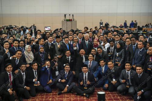 DATUK SERI ISMAIL SABRI YAAKOB