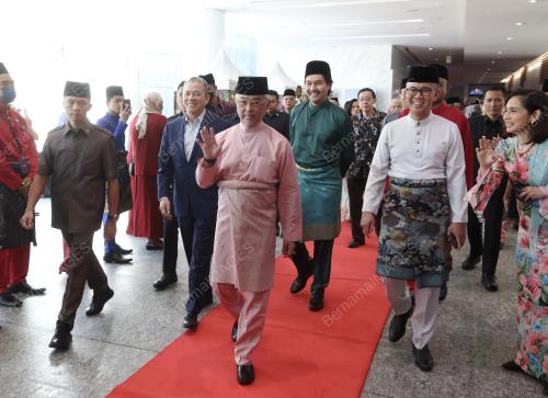 AL-SULTAN ABDULLAH RI'AYATUDDIN AL-MUSTAFA BILLAH SHAH