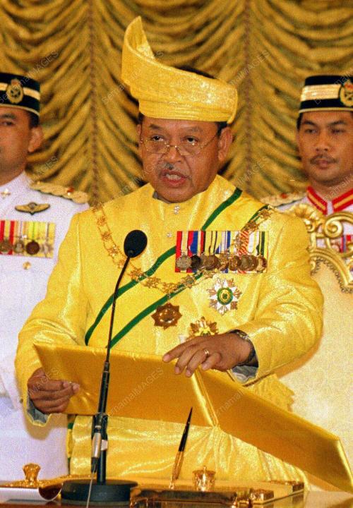 KL13_17022016_AGONG_SUMPAH