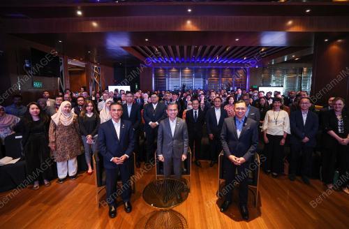 FAHMI FADZIL