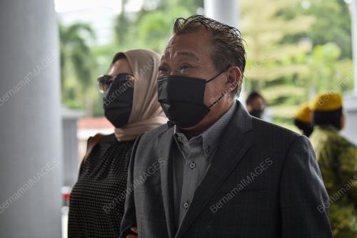 DATUK SERI BUNG MOKHTAR RADIN