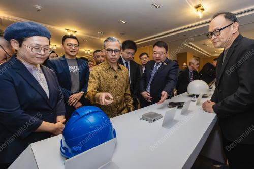 DATUK FAHMI FADZIL