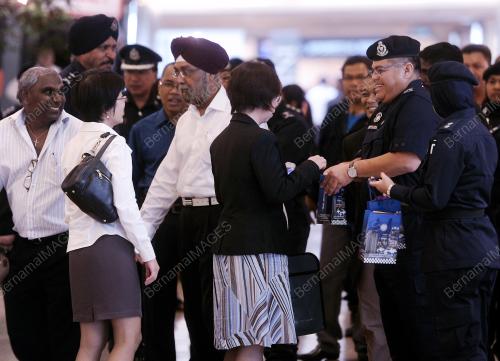 KL13_18072012_WALKABOUT_PDRM