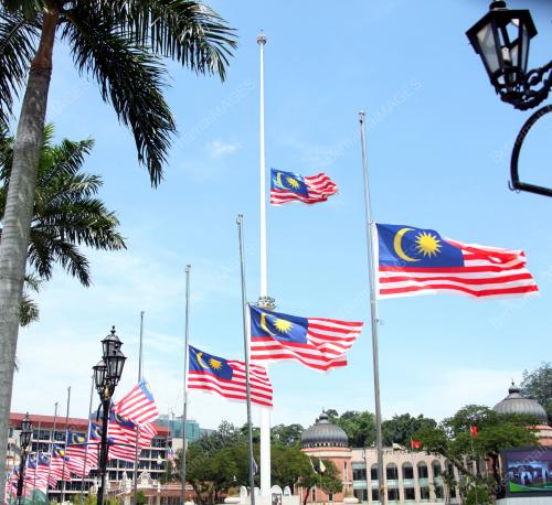 KL13_19072014_BENDERA
