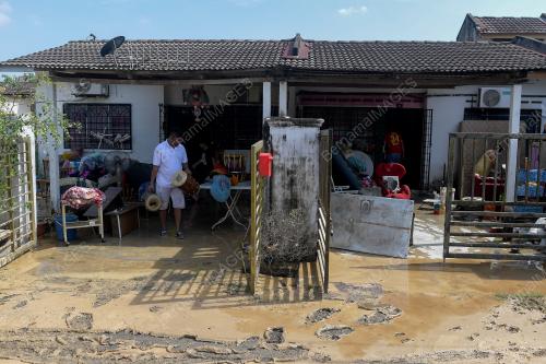 TINJAUAN KESAN BANJIR KILAT