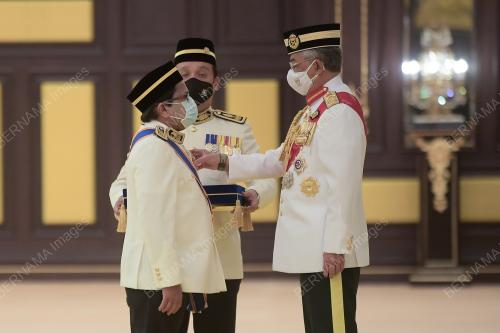 AL-SULTAN ABDULLAH RI'AYATUDDIN AL-MUSTAFA BILLAH SHAH 
