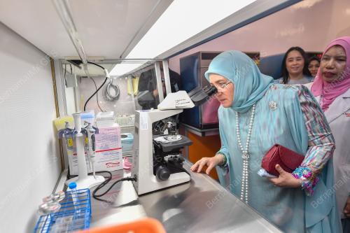 TUNKU HAJAH AZIZAH AMINAH MAIMUNAH ISKANDARIAH