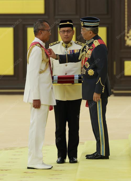 AL-SULTAN ABDULLAH RI'AYATUDDIN AL-MUSTAFA BILLAH SHAH