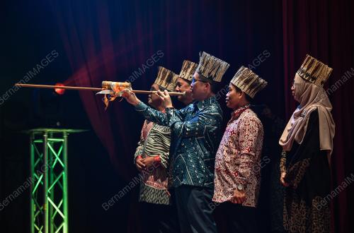 WONG KAH WOH