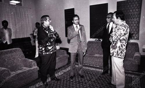DR. MAHATHIR MOHAMAD