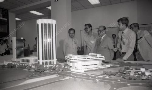 DR. MAHATHIR MOHAMAD