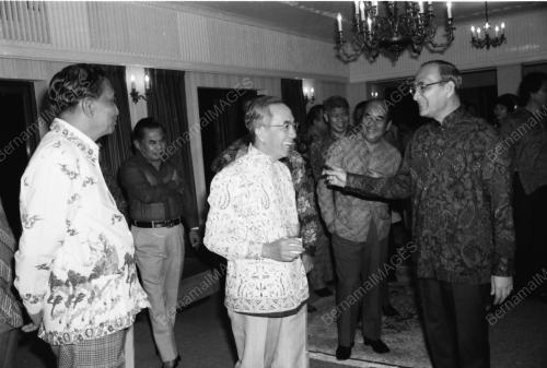 PM ENTERTAIN CHIEF MINISTERS