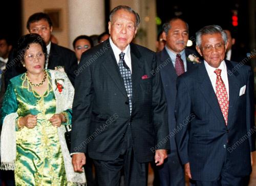 MALAM HARAPAN 2000