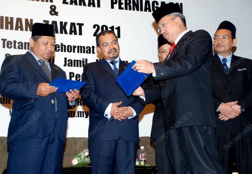 DATUK SERI JAMIL KHIR BAHAROM