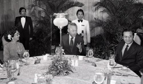 DR. MAHATHIR MOHAMAD