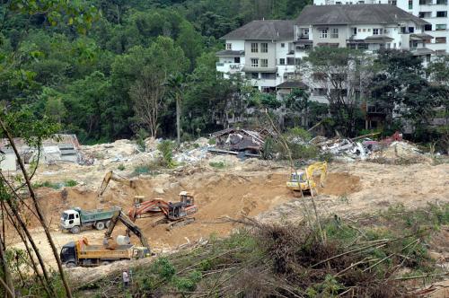 TANAH RUNTUH BUKIT ANTARABANGSA
