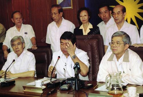 DATUK SERI DR. LIM LEONG SIK