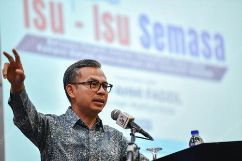 FAHMI FADZIL