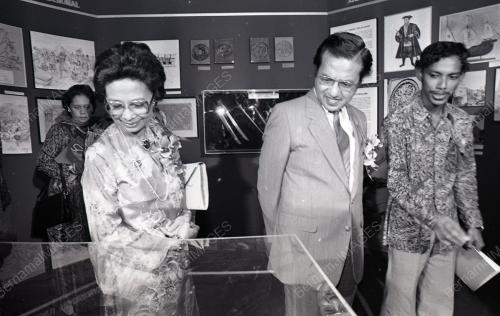 DR. MAHATHIR BIN MOHAMAD