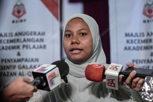 DATUK DR MOHD NA'IM MOKHTAR