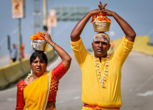 PERAYAAN THAIPUSAM BATU CAVES