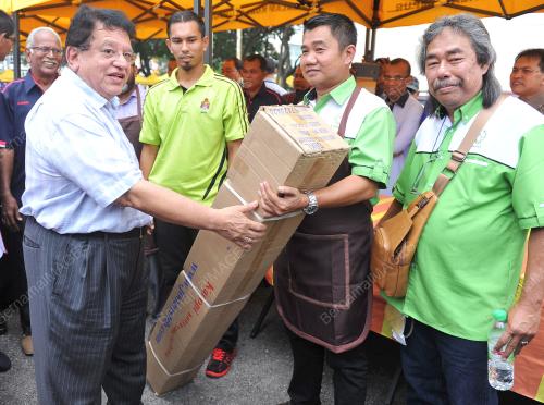 KL13_24032016_PASAR_MALAM