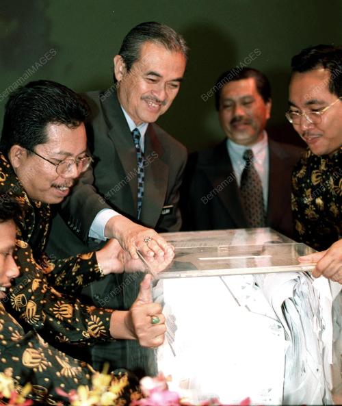 MINGGU SAHAM AMANAH