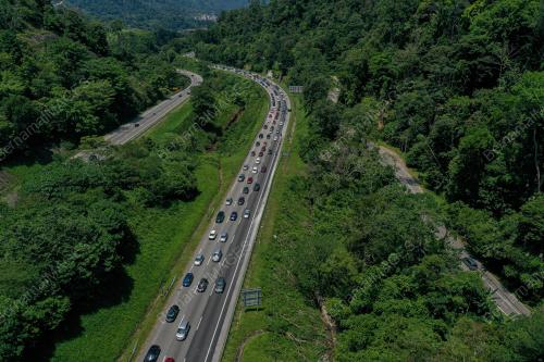 TINJAUAN ALIRAN TRAFIK LEBUHRAYA