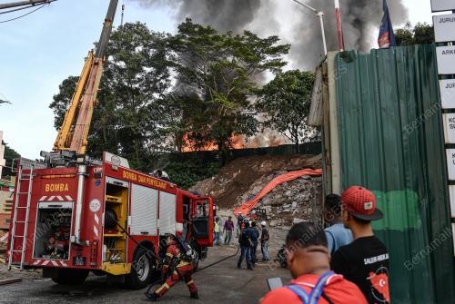 KEBAKARAN TAPAK PEMBINAAN