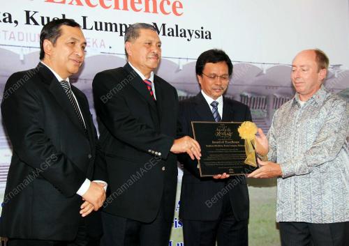MOHD SHAFIE APDAL