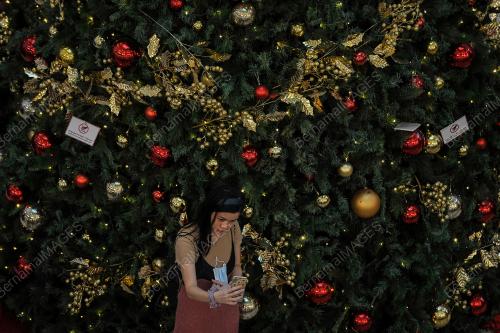 TINJAUAN PERSIAPAN MENYAMBUT PERAYAAN HARI NATAL