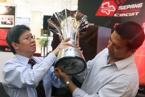 RAZLAN RAZALI